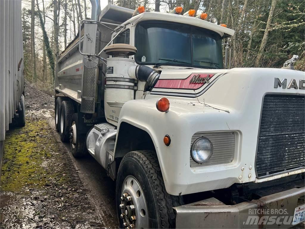 Mack RD600 Самоскиди