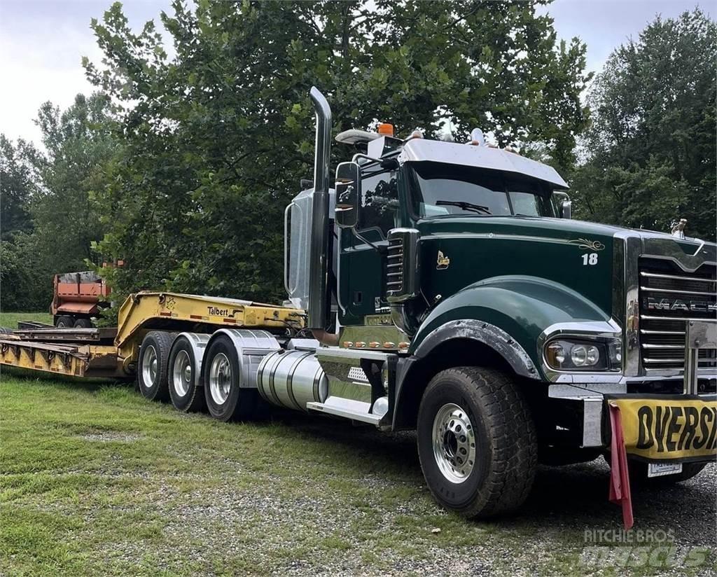 Mack Titan Тягачі