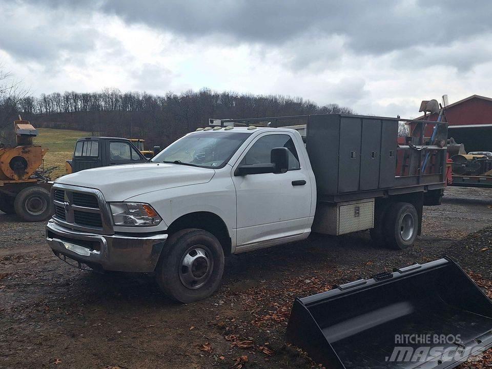RAM 3500 Пікапи / Бічне розвантаження