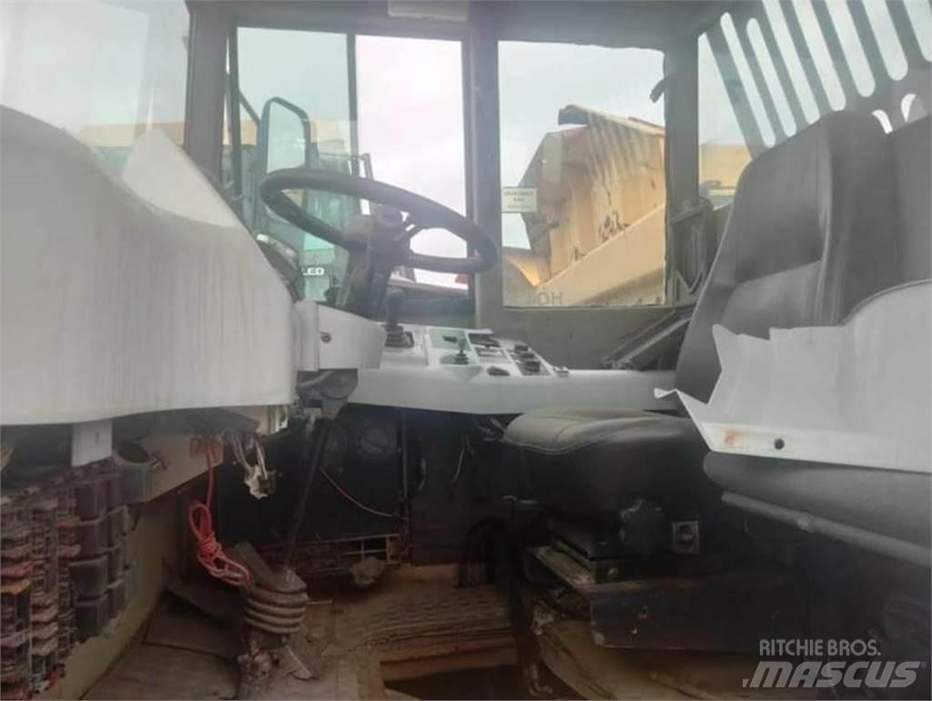 Terex TA30 Панельні фургони
