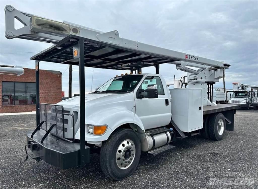Terex XT60 Автовишки на базі вантажівки
