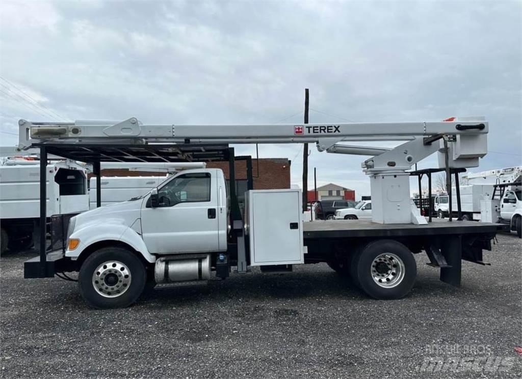 Terex XT60 Автовишки на базі вантажівки
