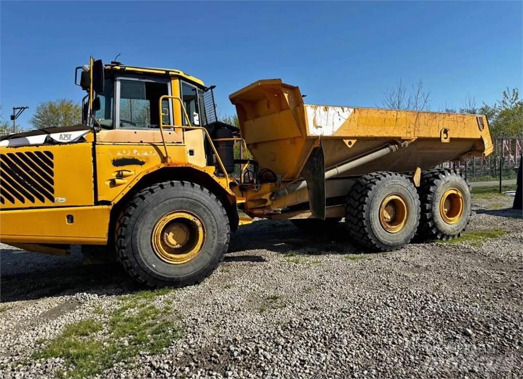 Volvo A25E Зчленовані самоскиди