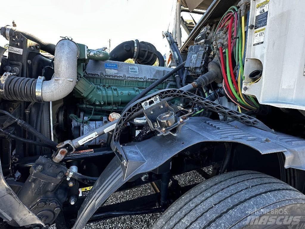 Volvo D13 Двигуни