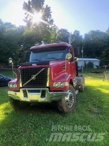 Volvo DHD Тягачі