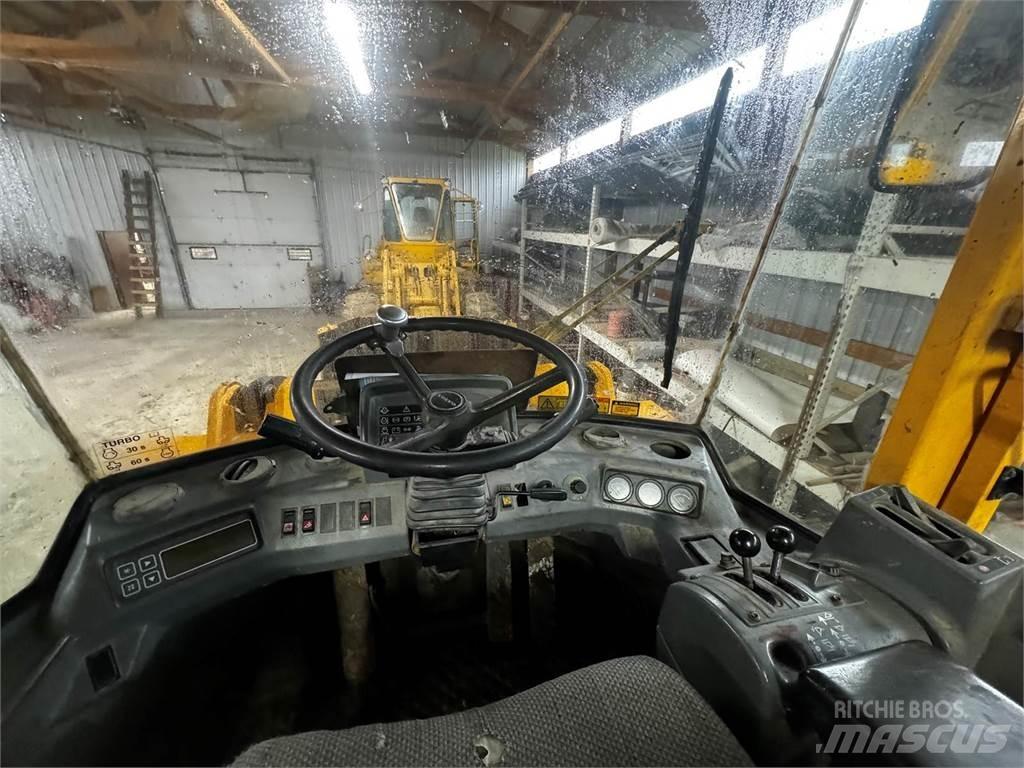 Volvo L70C Фронтальні навантажувачі