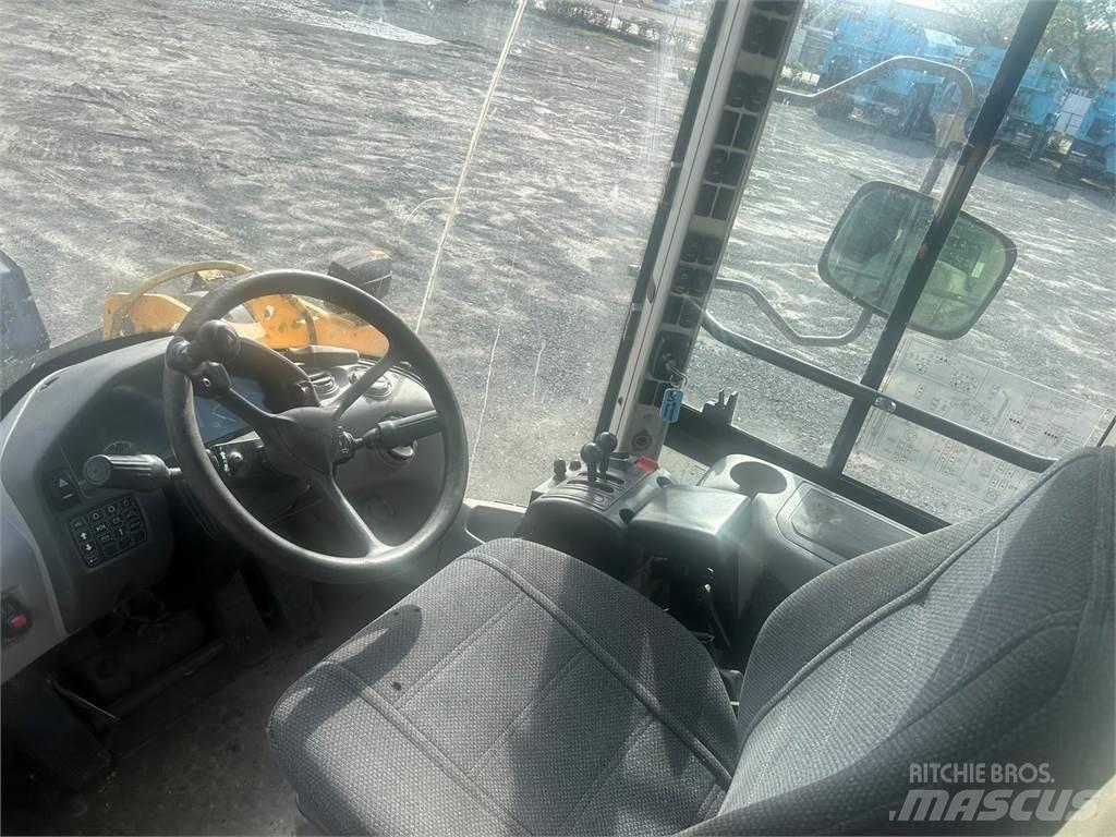 Volvo L70G Фронтальні навантажувачі
