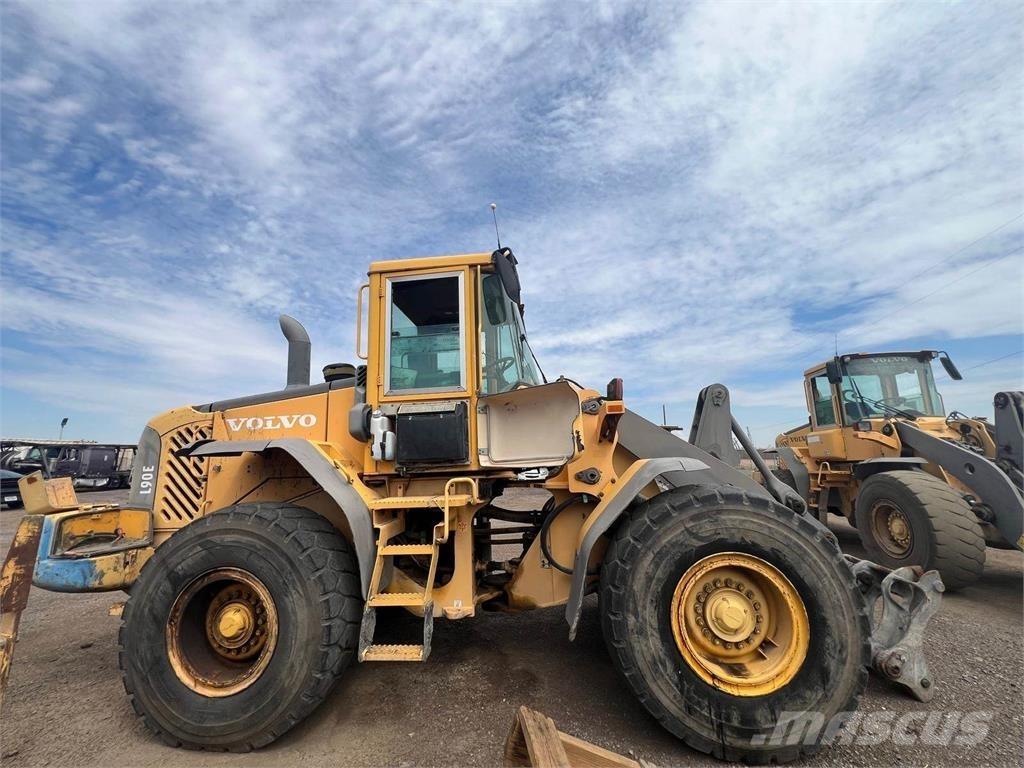 Volvo L90E Фронтальні навантажувачі