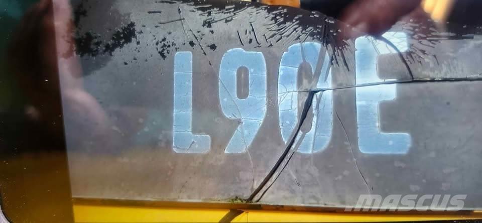 Volvo L90E Фронтальні навантажувачі