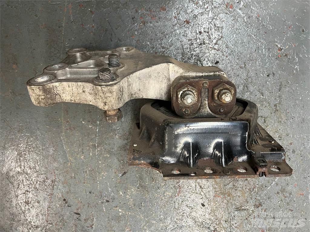 Volvo Mack Двигуни