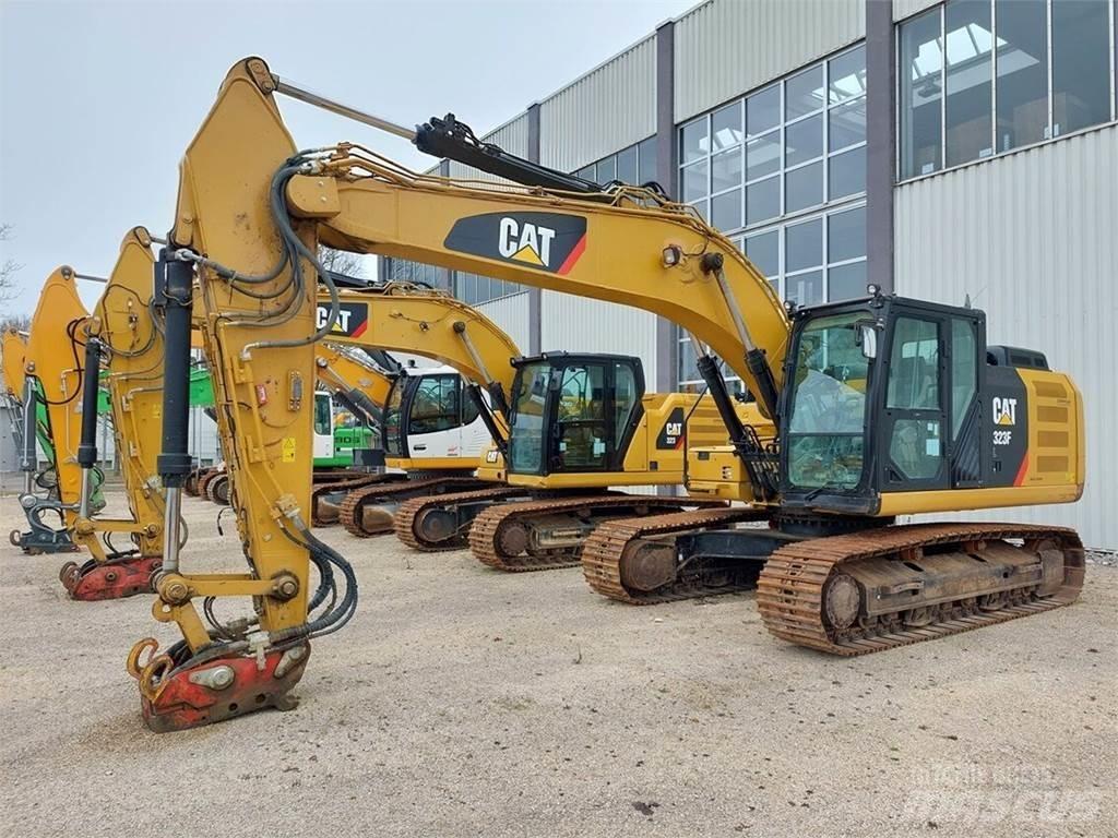 CAT 323F Гусеничні екскаватори