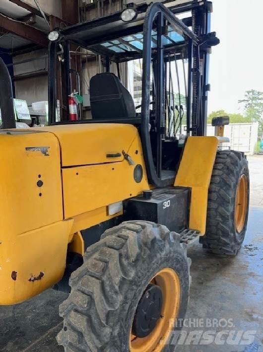 JCB 930 Інше