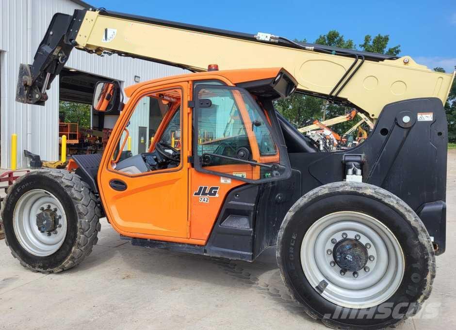 JLG 742 Телескопічні навантажувачі