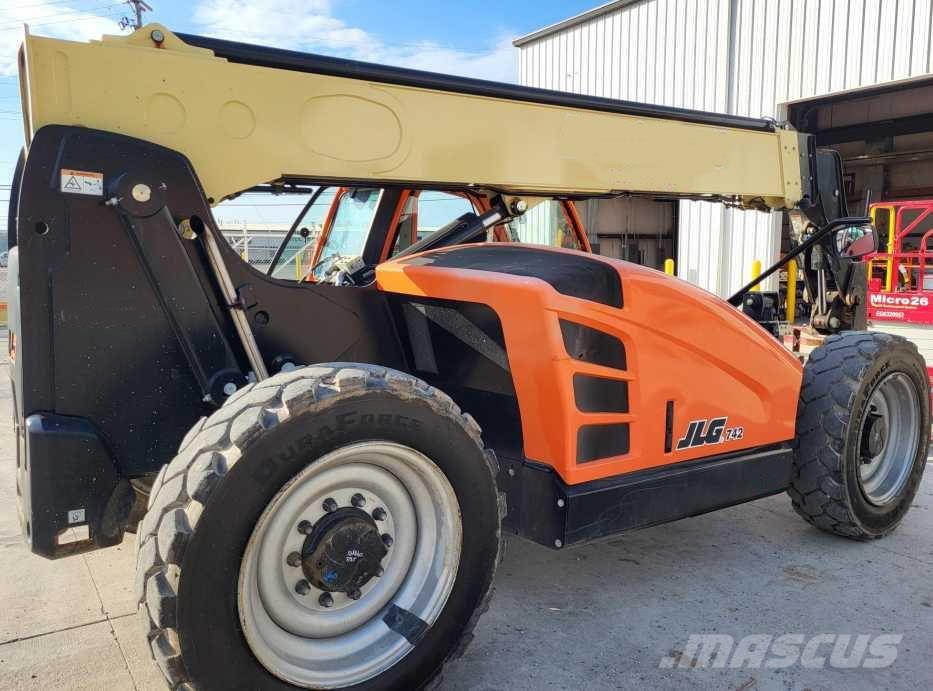 JLG 742 Телескопічні навантажувачі