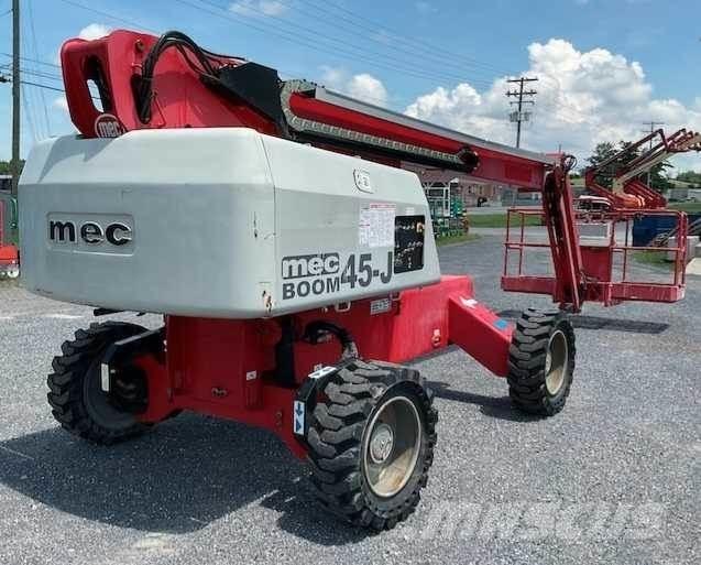 MEC 45J Вертикальні щоглові підйомники