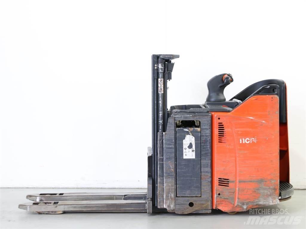 Linde D12HPSP/133 Ручний візок