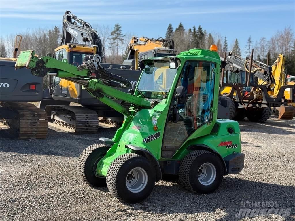 Avant 640 DLX Малі навантажувачі