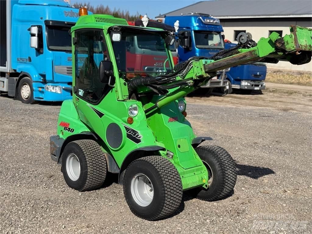 Avant 640 DLX Малі навантажувачі