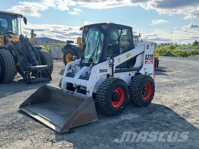 Bobcat A220 Міні-навантажувачі