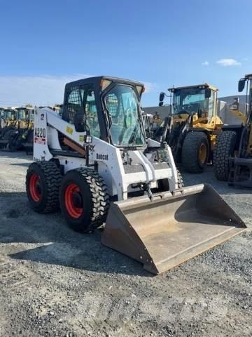 Bobcat A220 Міні-навантажувачі