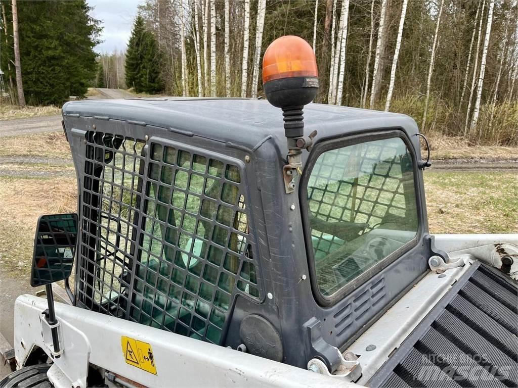 Bobcat S130 Міні-навантажувачі