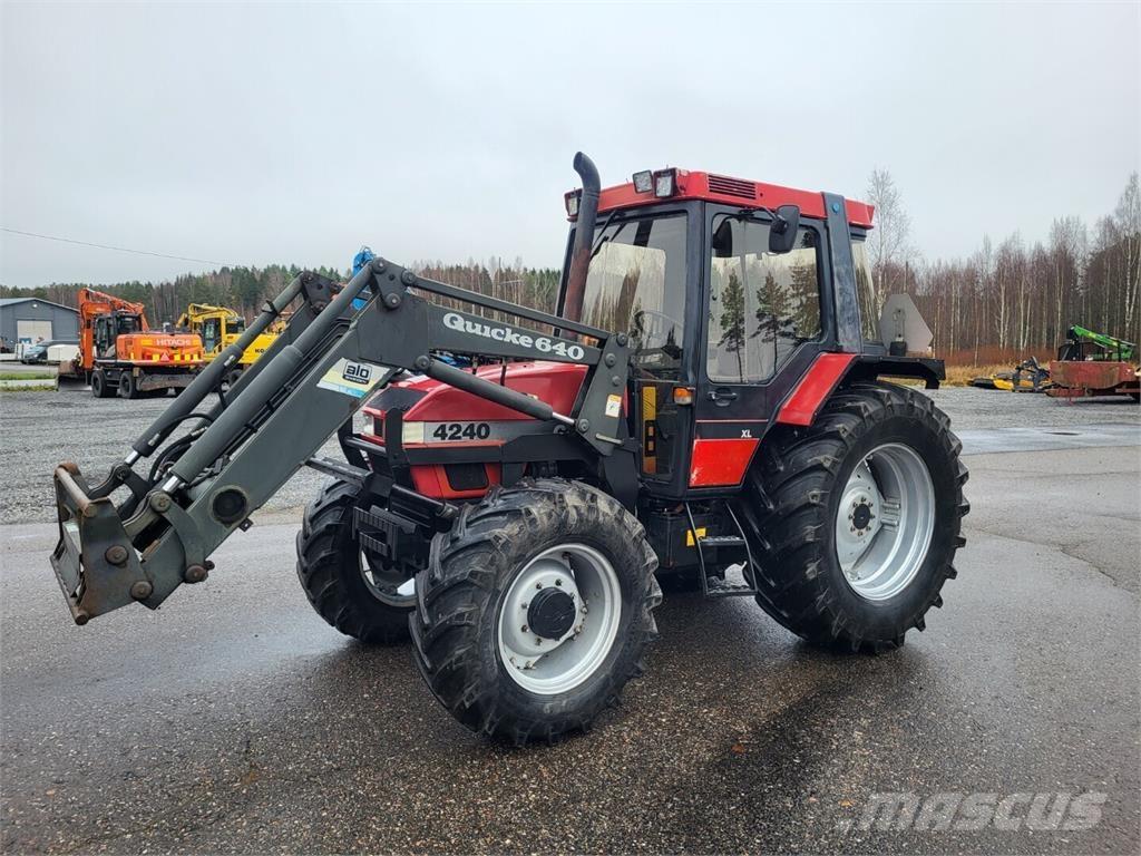Case IH 4240 XL Трактори