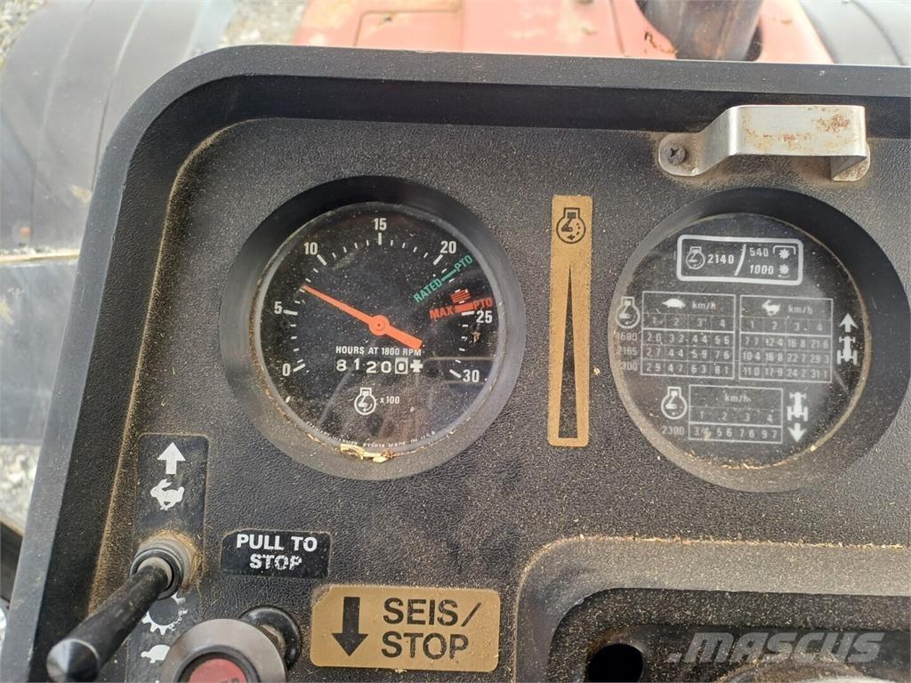 Case IH 685XL Трактори