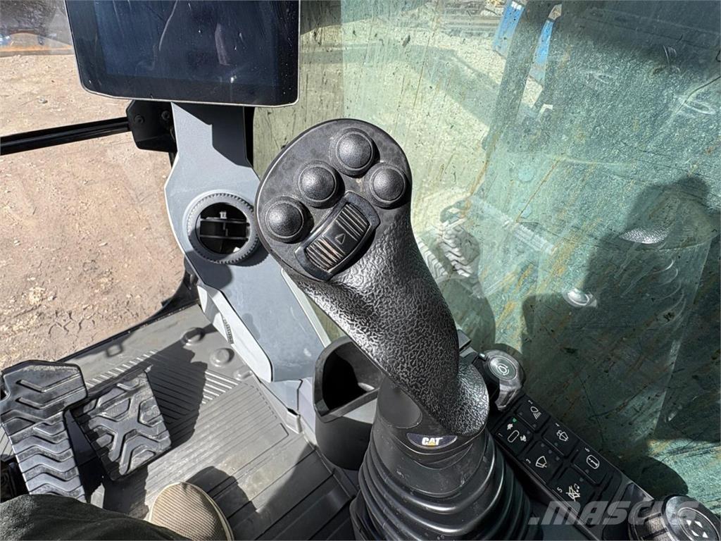 CAT 325 Гусеничні екскаватори