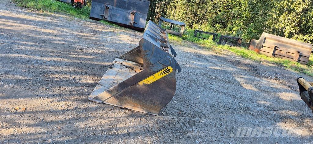 CAT 906M Фронтальні навантажувачі