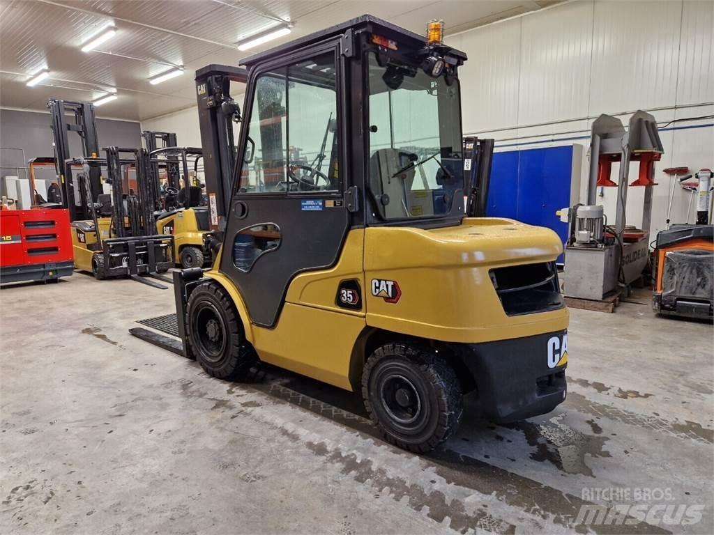CAT DP35NT Дизельні навантажувачі
