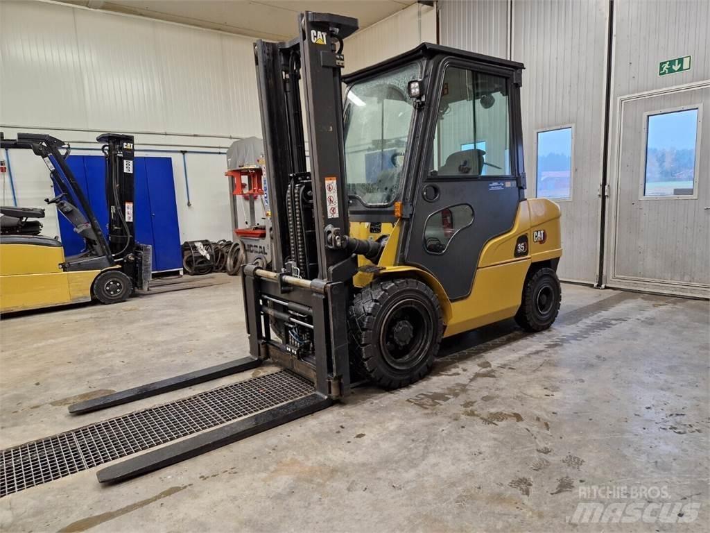 CAT DP35NT Дизельні навантажувачі