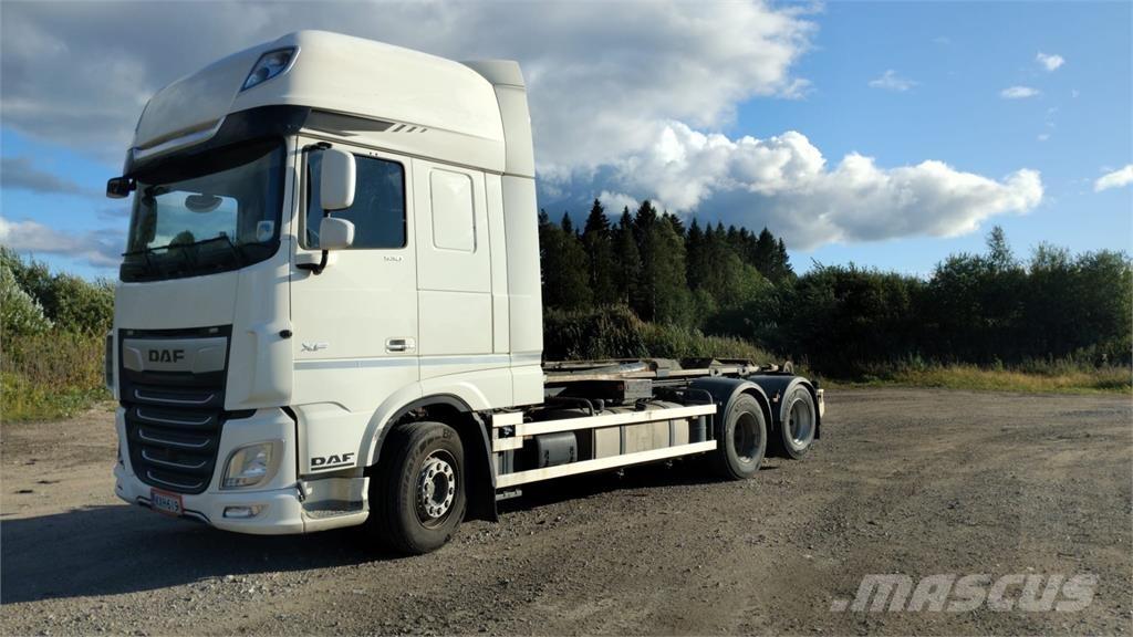 DAF XF 530 Вантажівки з гаковим підйомом