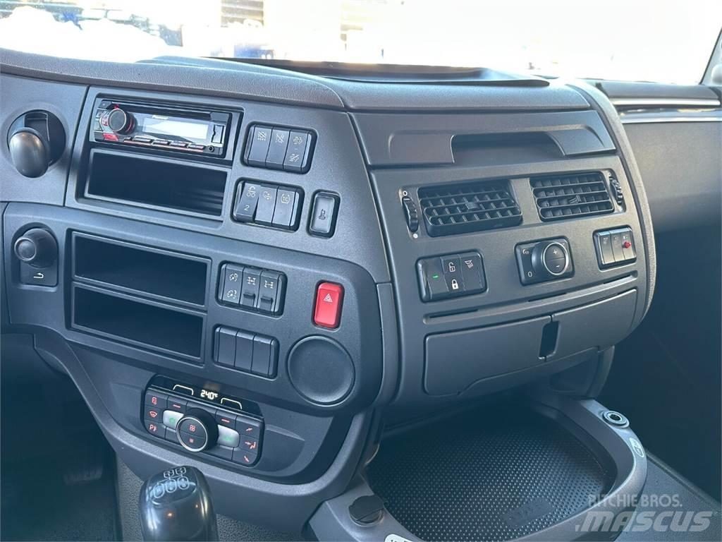 DAF XF 530 6x4 Тягачі