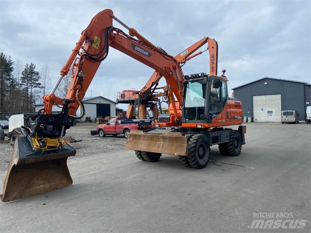 Doosan DX 140W Колісні екскаватори