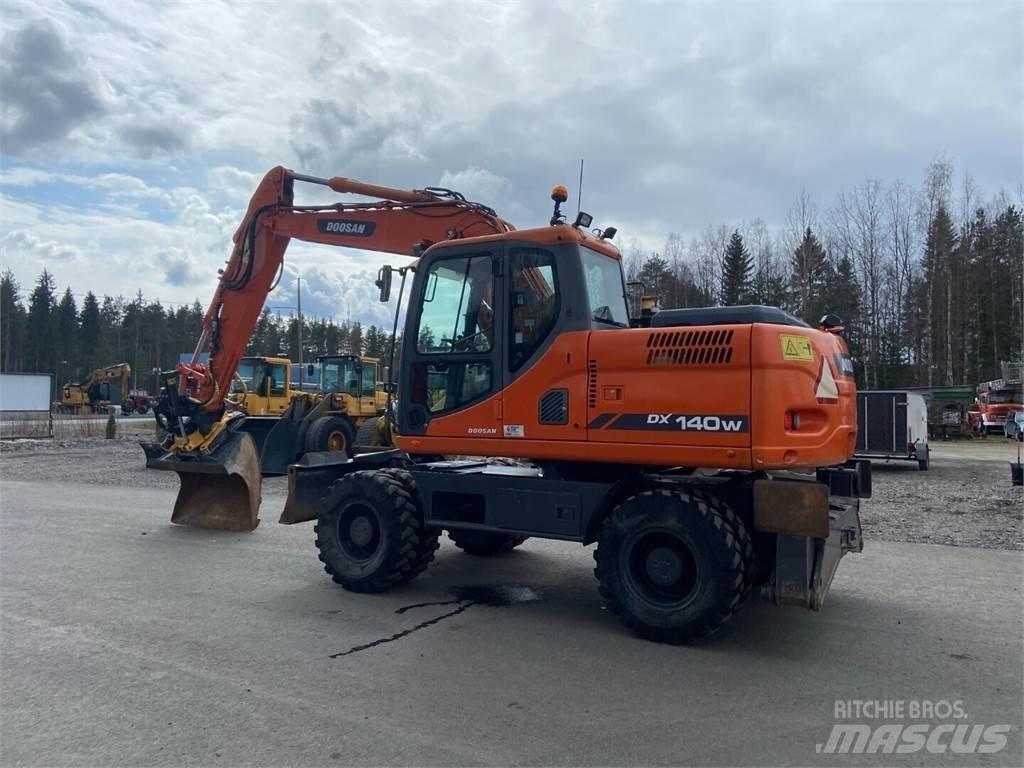 Doosan DX 140W Колісні екскаватори