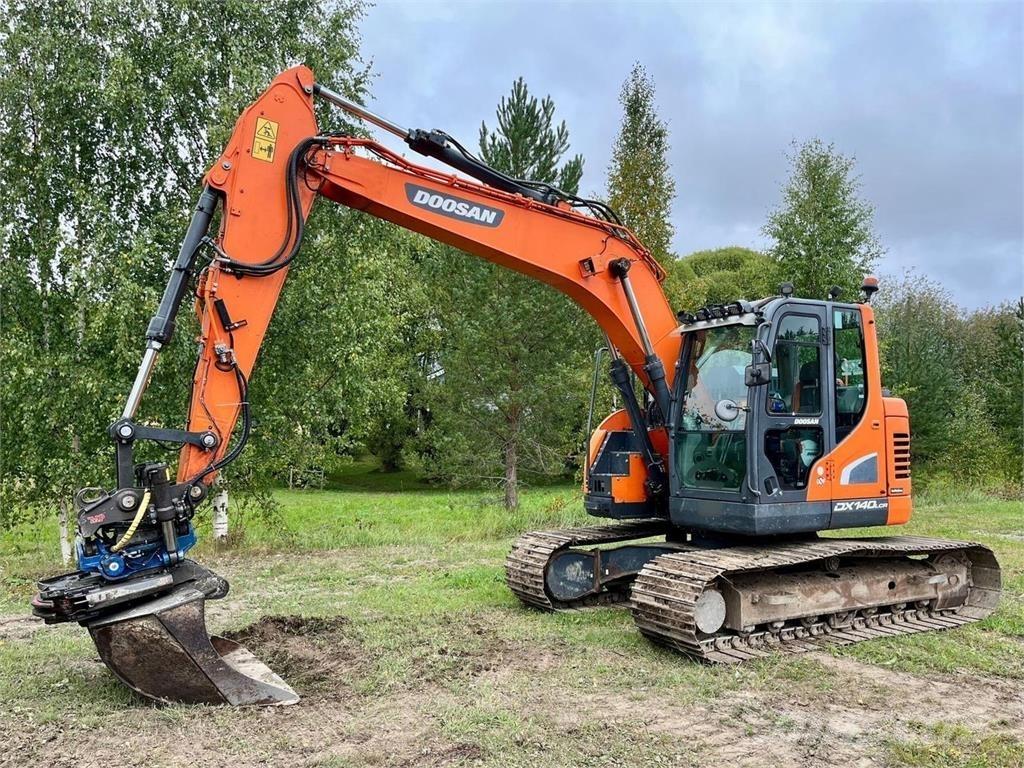 Doosan DX140LC Гусеничні екскаватори