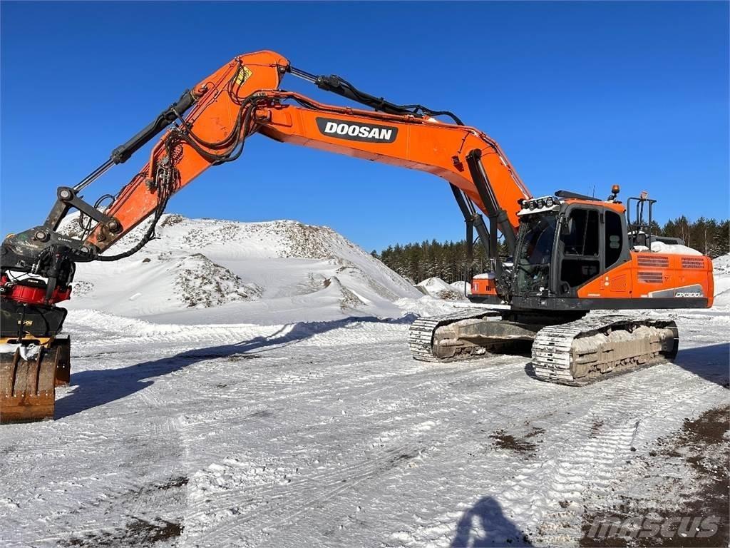 Doosan DX300 LC-5 Гусеничні екскаватори