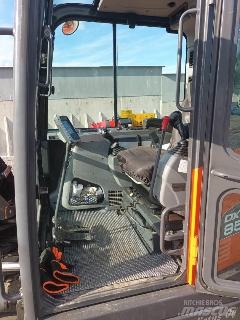 Doosan DX85 R Середні екскаватори 7т. - 12т.