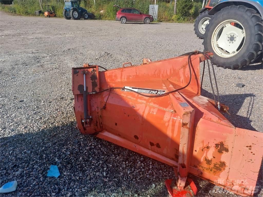 Esko 251 Інше дорожнє і снігозбиральне обладнання