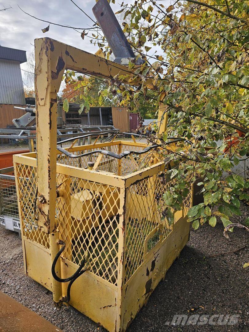  Henkilökori Інші крани