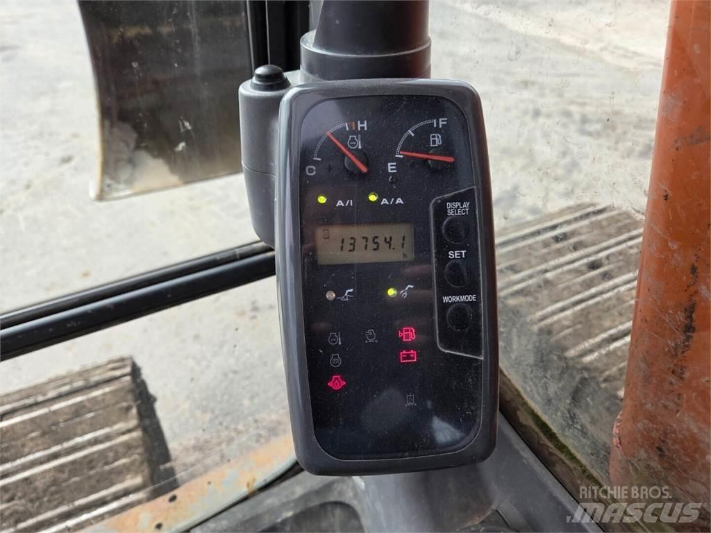 Hitachi ZX180 LC Гусеничні екскаватори
