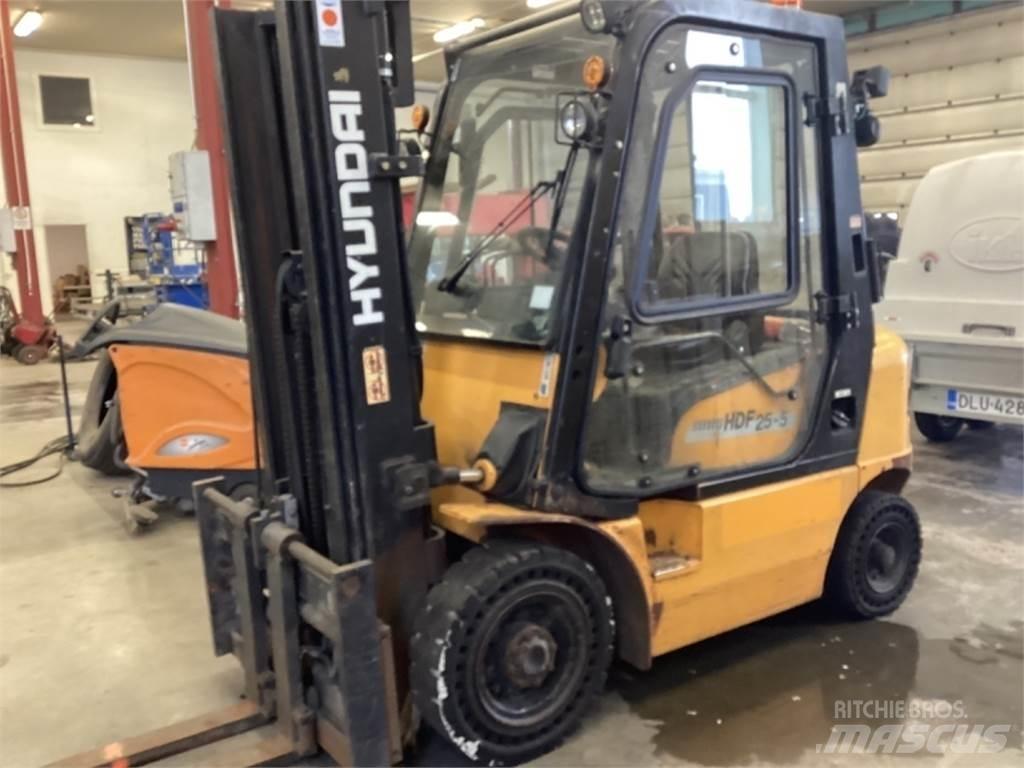 Hyundai HDE 25 E Дизельні навантажувачі