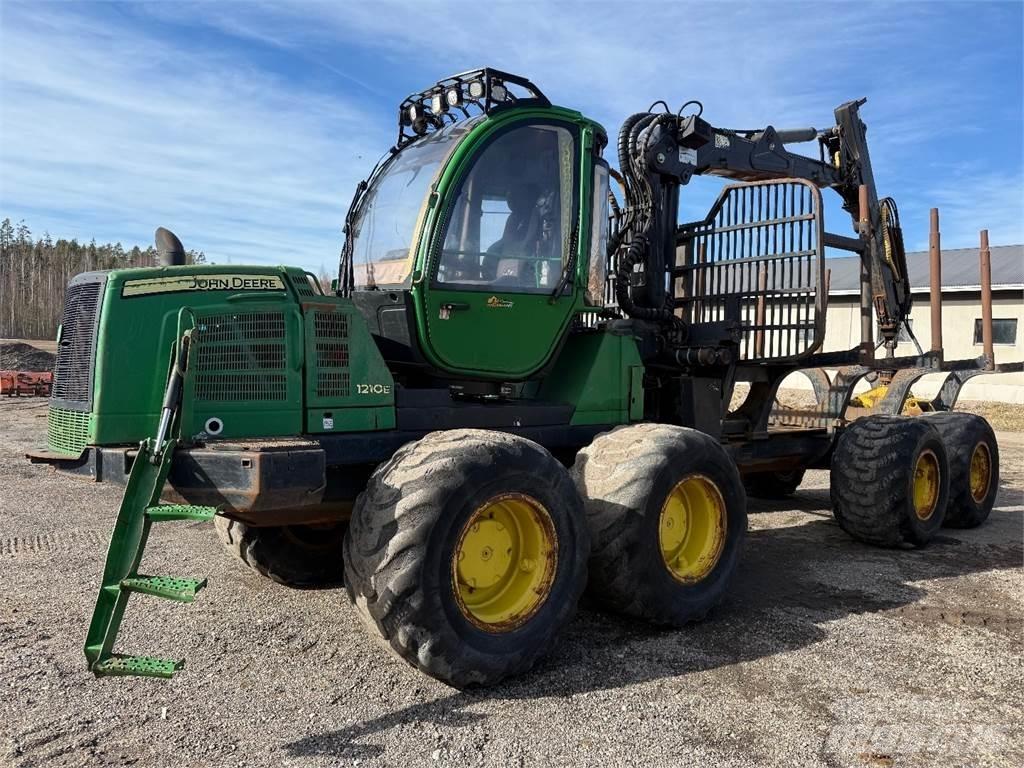 John Deere 1210E Форвардери