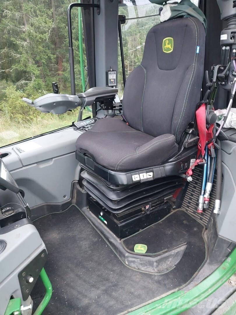 John Deere 1210G Форвардери