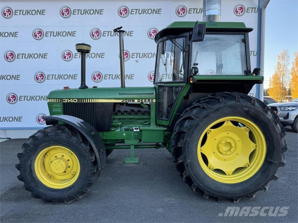 John Deere 3140 Трактори