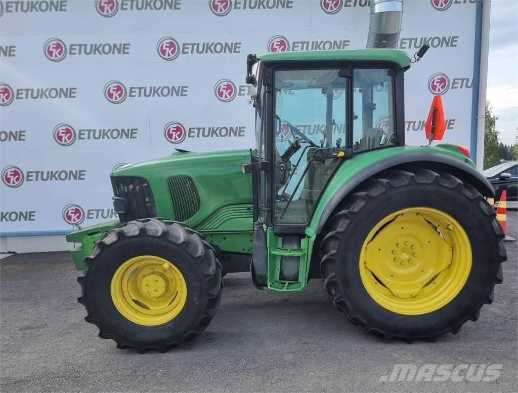 John Deere 6120SE Трактори