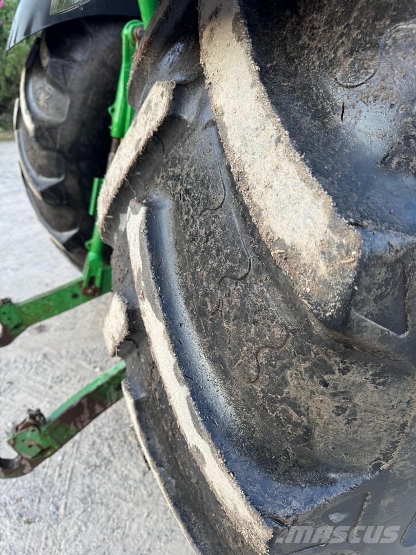 John Deere 6215R Трактори