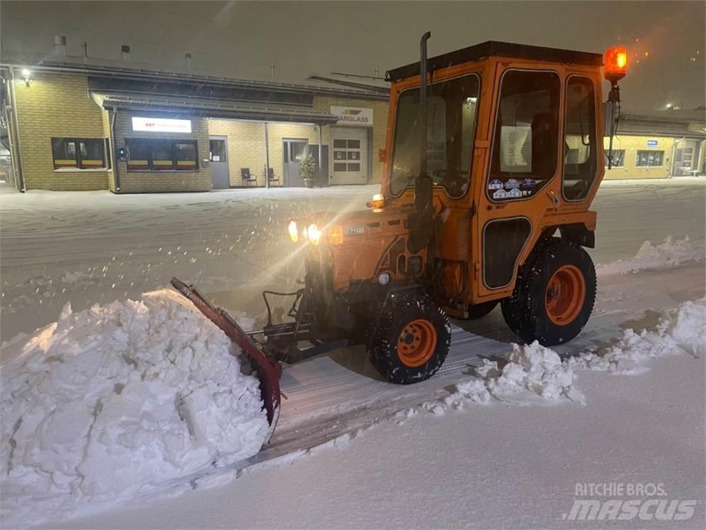 Kubota B 1700 4*4 Комунальна техніка - Інші