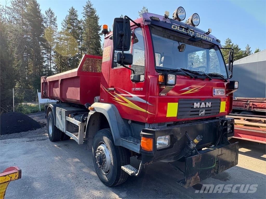 MAN LE 280 B 4x4 Вантажівки / спеціальні