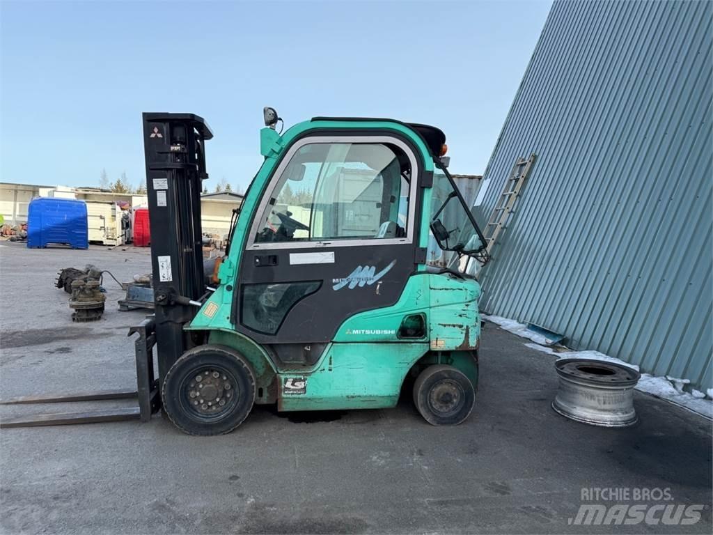 Mitsubishi FD20N Дизельні навантажувачі